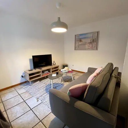 Le Du Canal, A Homps. Holiday home