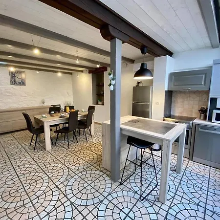 Holiday home Le Du Canal, A Homps.
